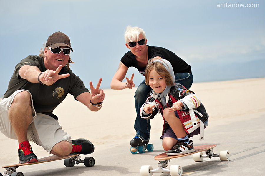 Dynamic Family photo session on Venice Beach